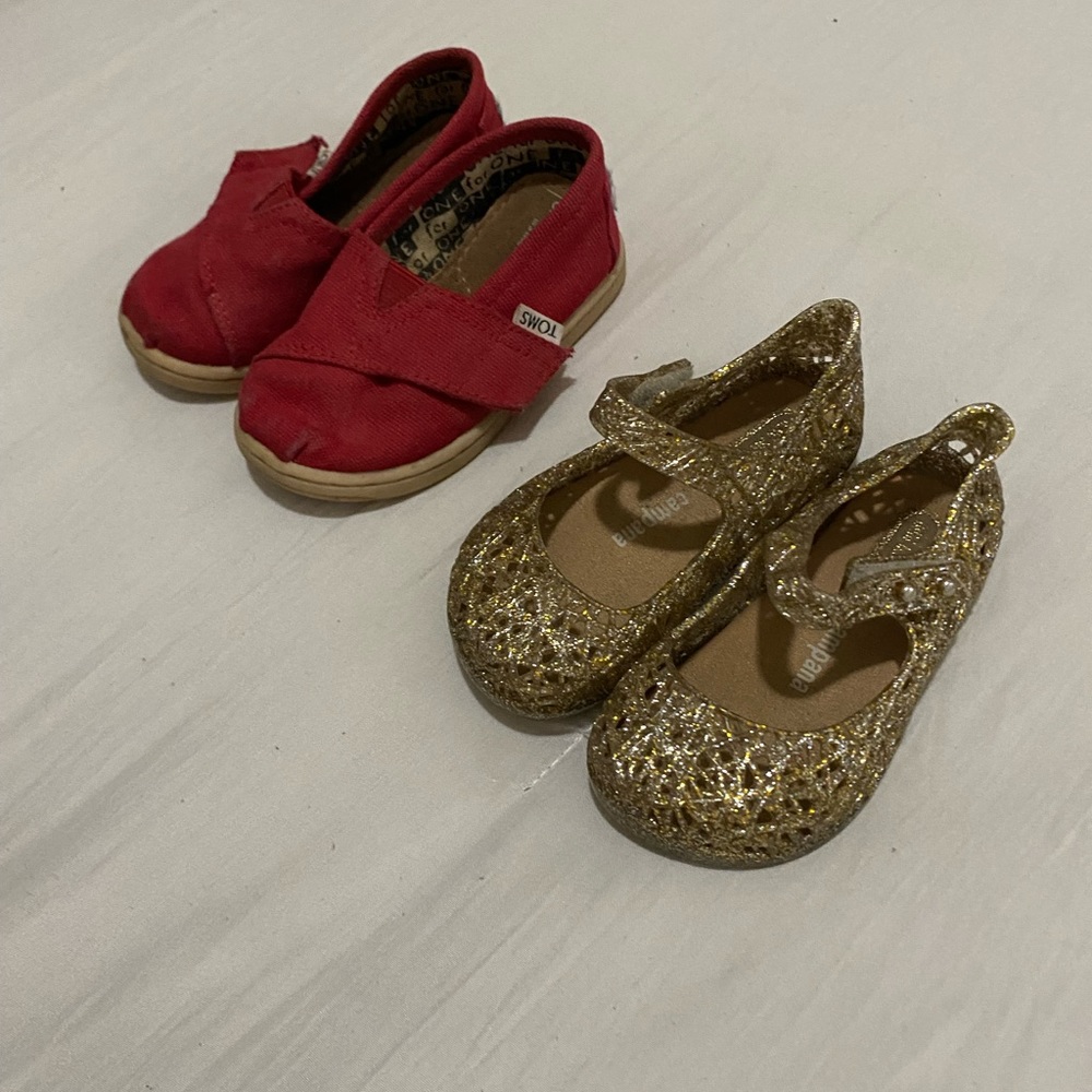 Kid shoe lot Mini Melissa, Toms Size 5T